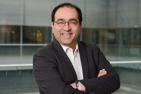 جلوگیری از ورود نماینده ایرانی الاصل پارلمان آلمان به آمریکا