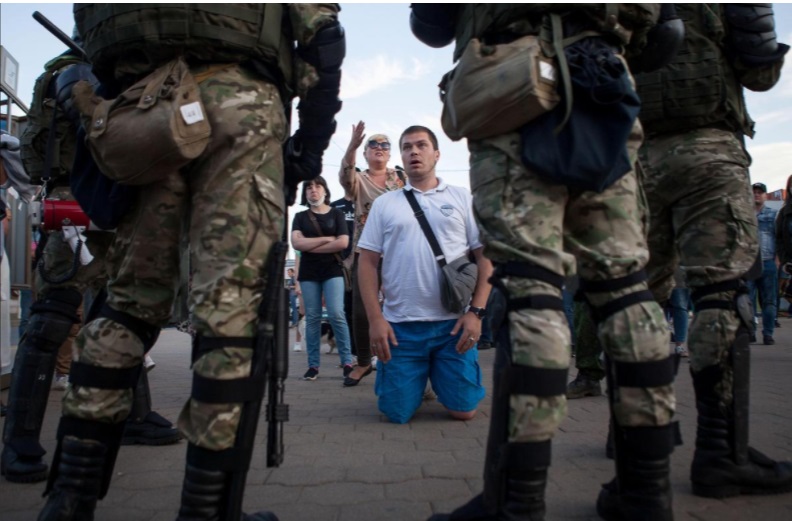 ادامه سرکوب اعتراضات بلاروس/ فرار رهبر معترضان به لیتوانی/ قطع اینترنت بلاروس تظاهرات