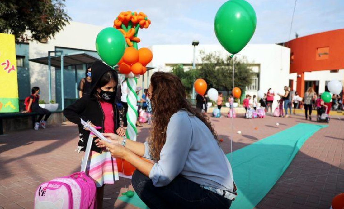 آزمایش بالینی واکسن کرونا در اسرائیل/ دانشآموزان به مدرس بازگشتند بازگشت دانش اموزان به مدارس